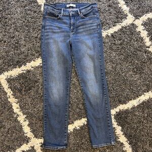 Levi's Straight Leg Jeans